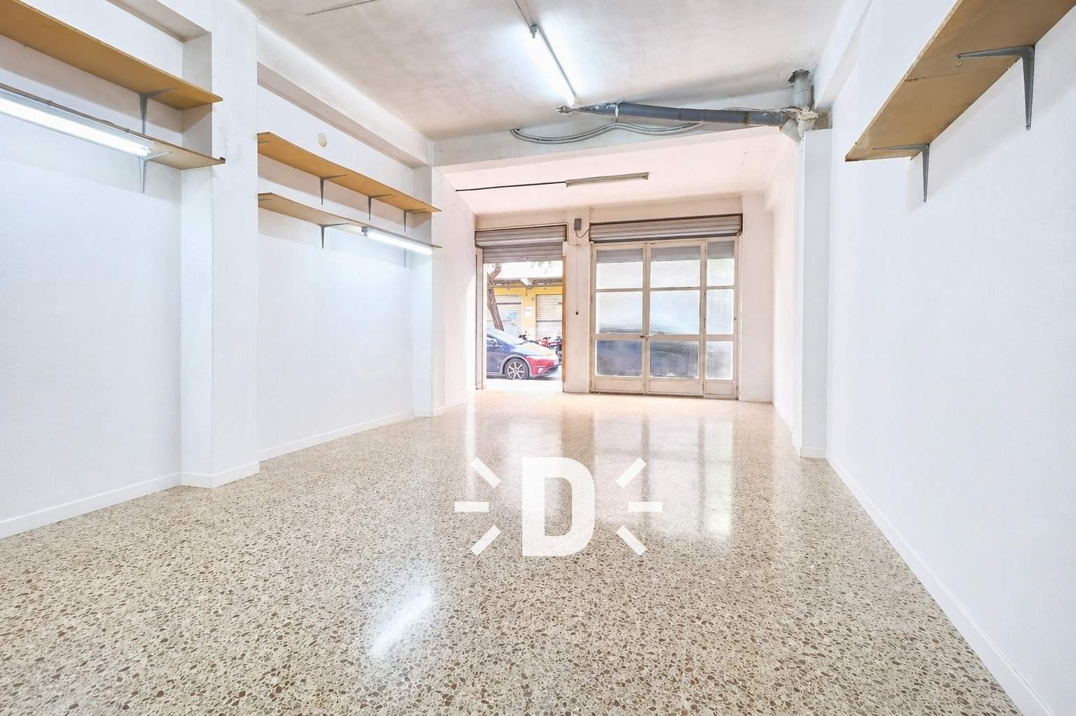 SE VENDE LOCAL EN BENETUSSER