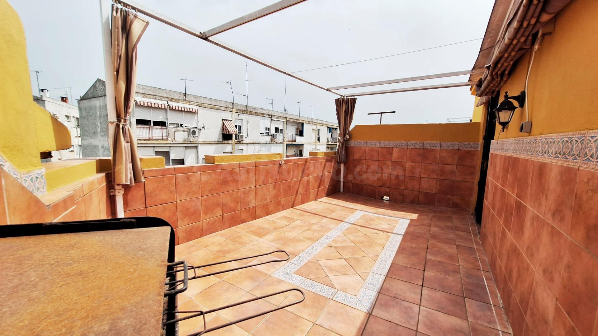 ¡¡ ÁTICO CON 30m2 DE TERRAZAS JUNTO A LA AVENIDA JESÚS RESCATADO!!