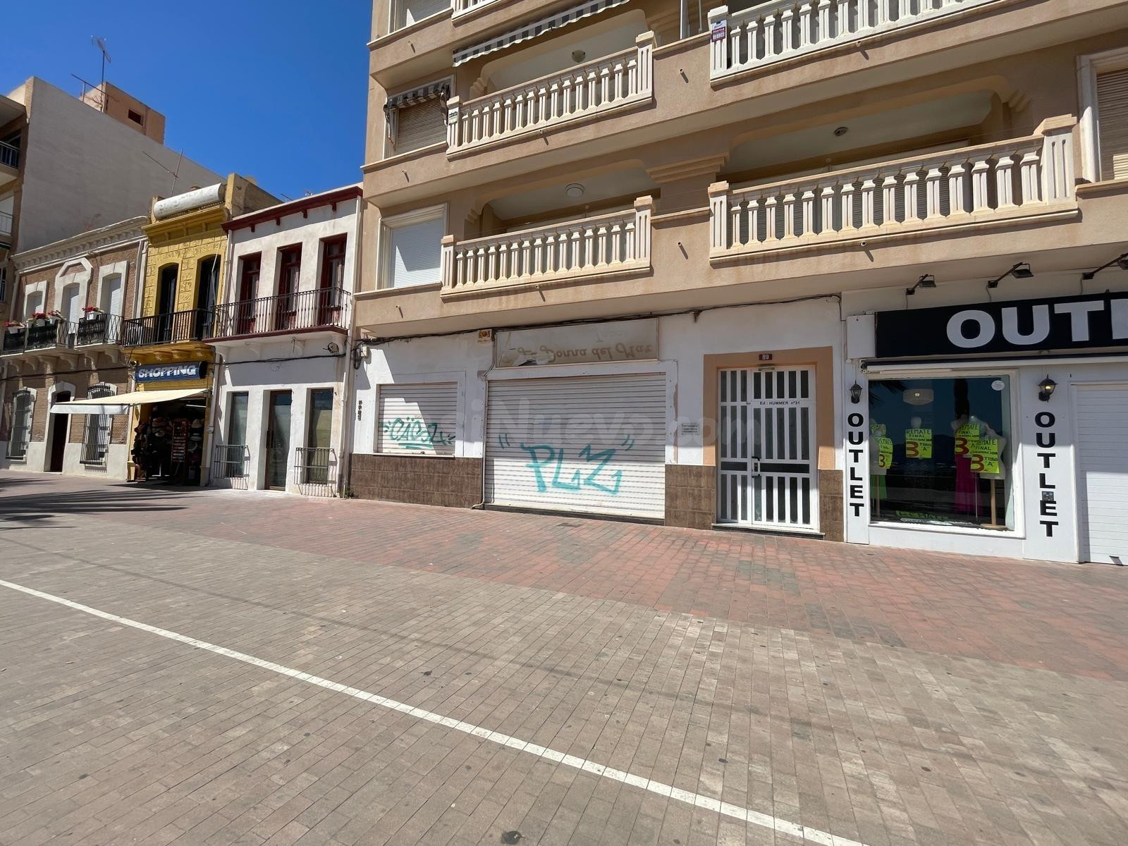 Local Comercial en venta en el Paseo Marítimo de Puerto de Mazarrón