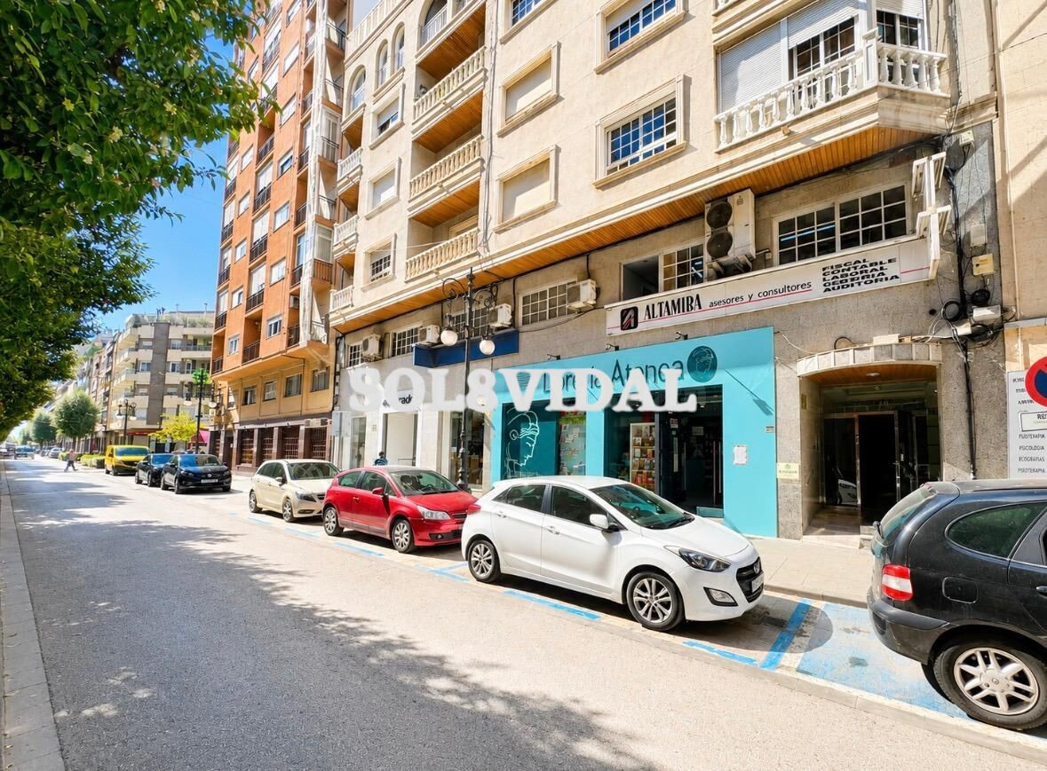 LOCAL EN ENTREPLANTA – 275 M2 EN ORIHUELA CENTRO