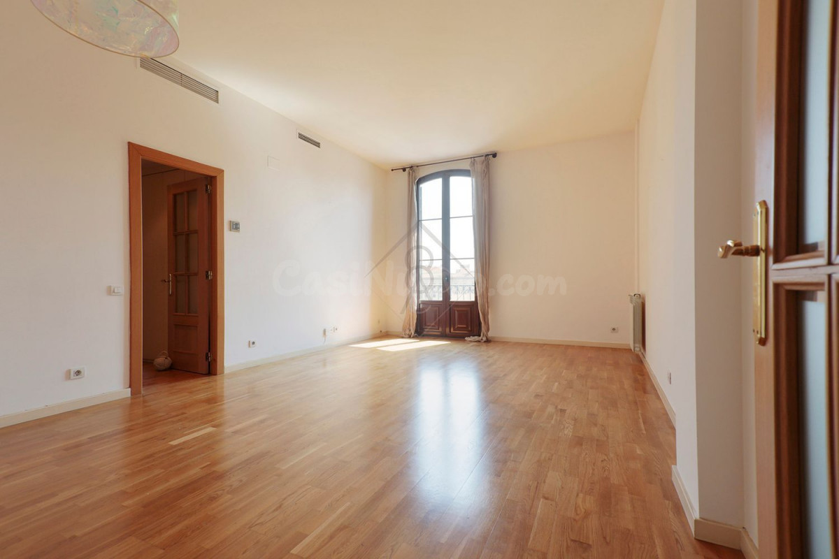 Exclusivo piso de lujo en finca regia reformada – Eixample, Barcelona
