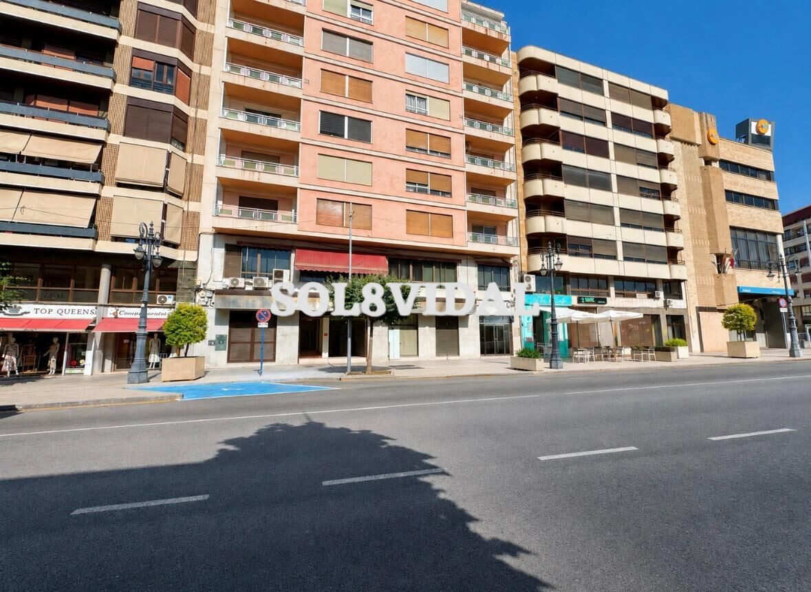 LOCAL DE 650M2 EN EL CENTRO DE ORIHUELA