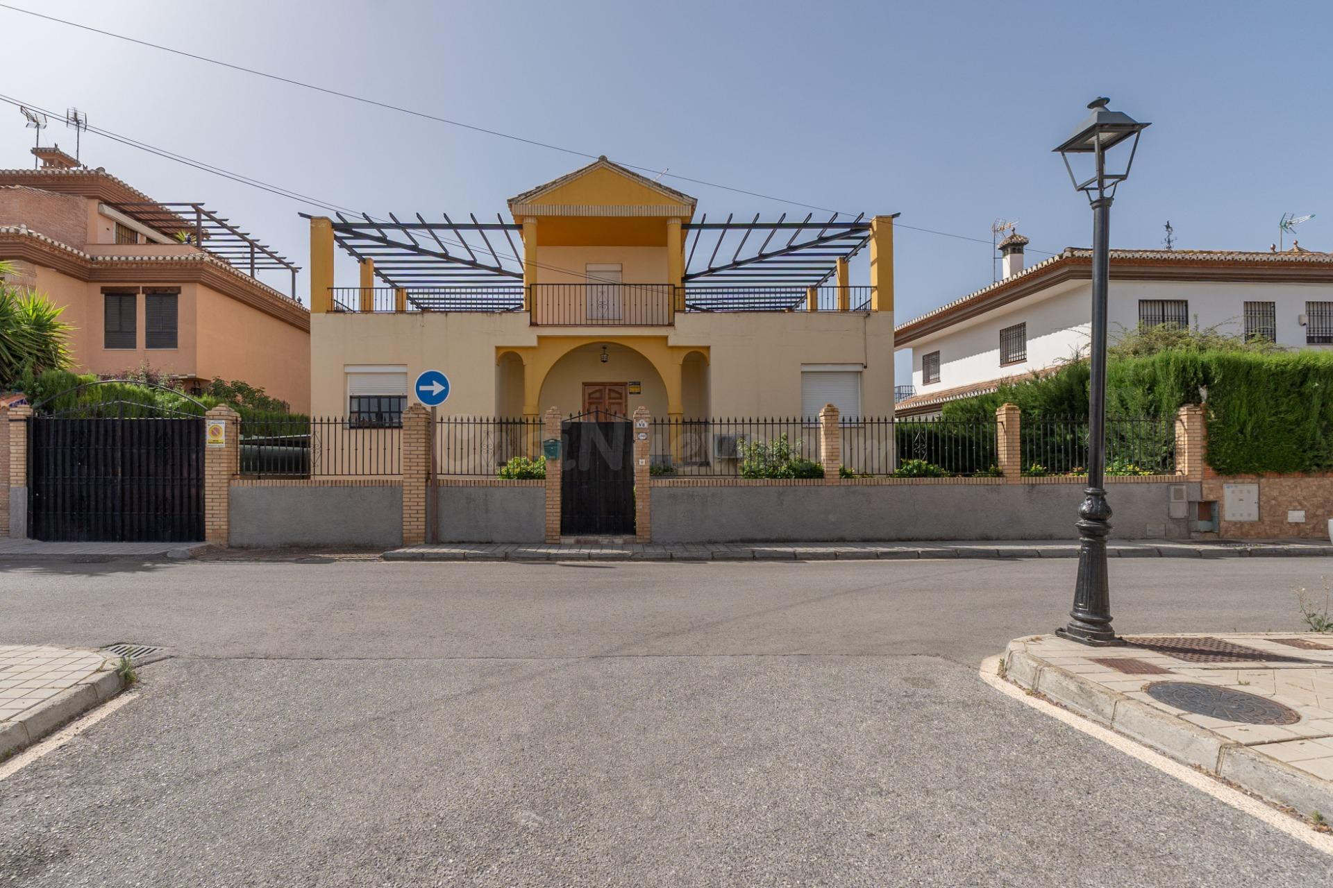 Maravillosa chalet Independiente en Ogijares (Lomalinda)