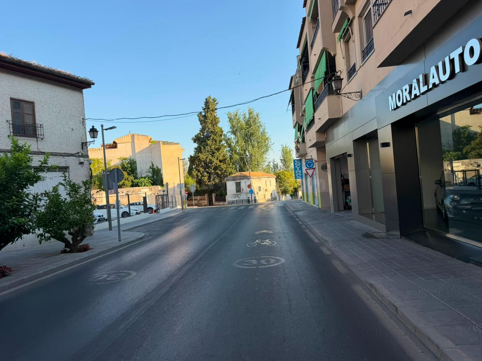 Plaza de garaje cerrada en el centro de La Zubia