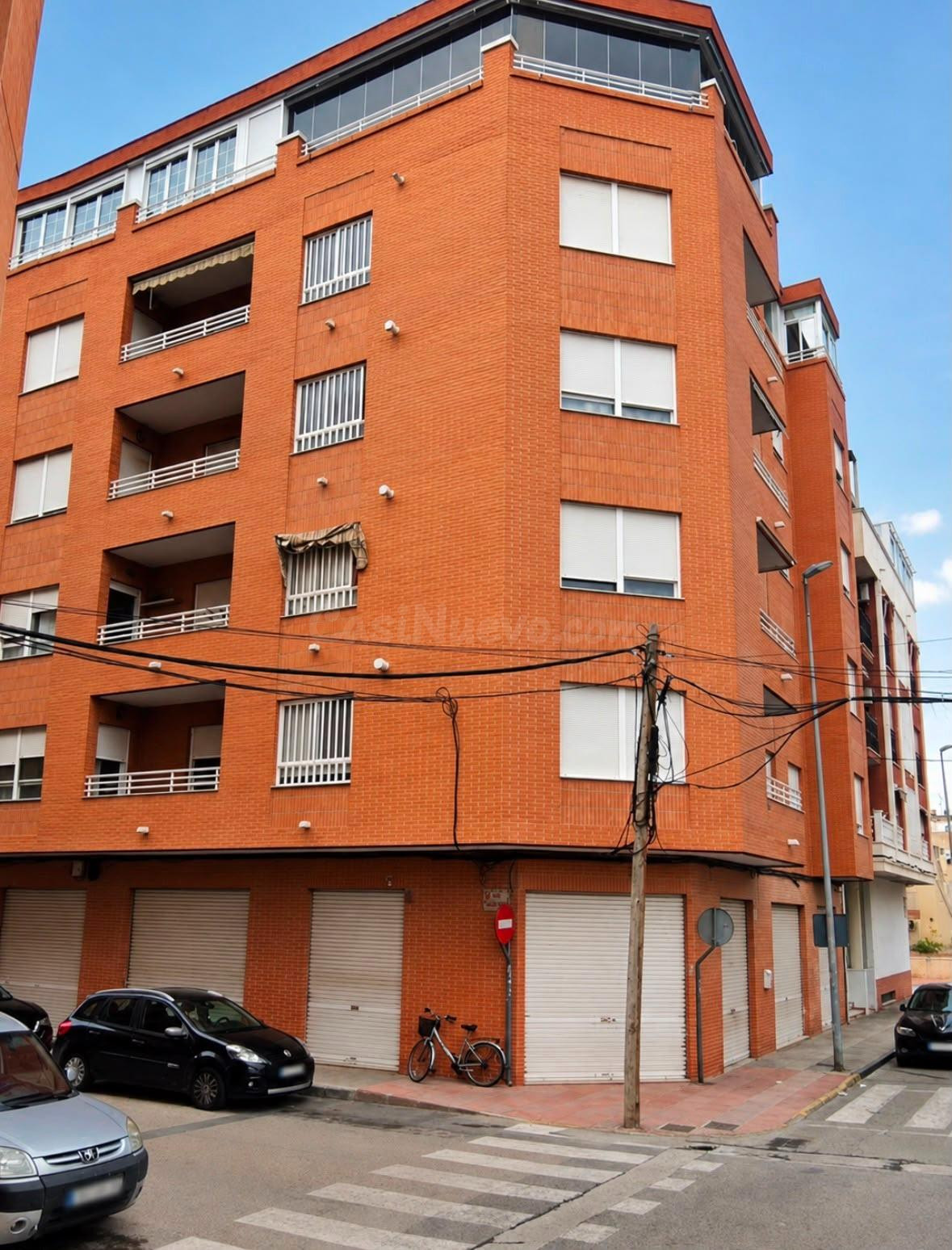 VIVIENDA DE BANCO EN ALMORADÍ POR 106.000€