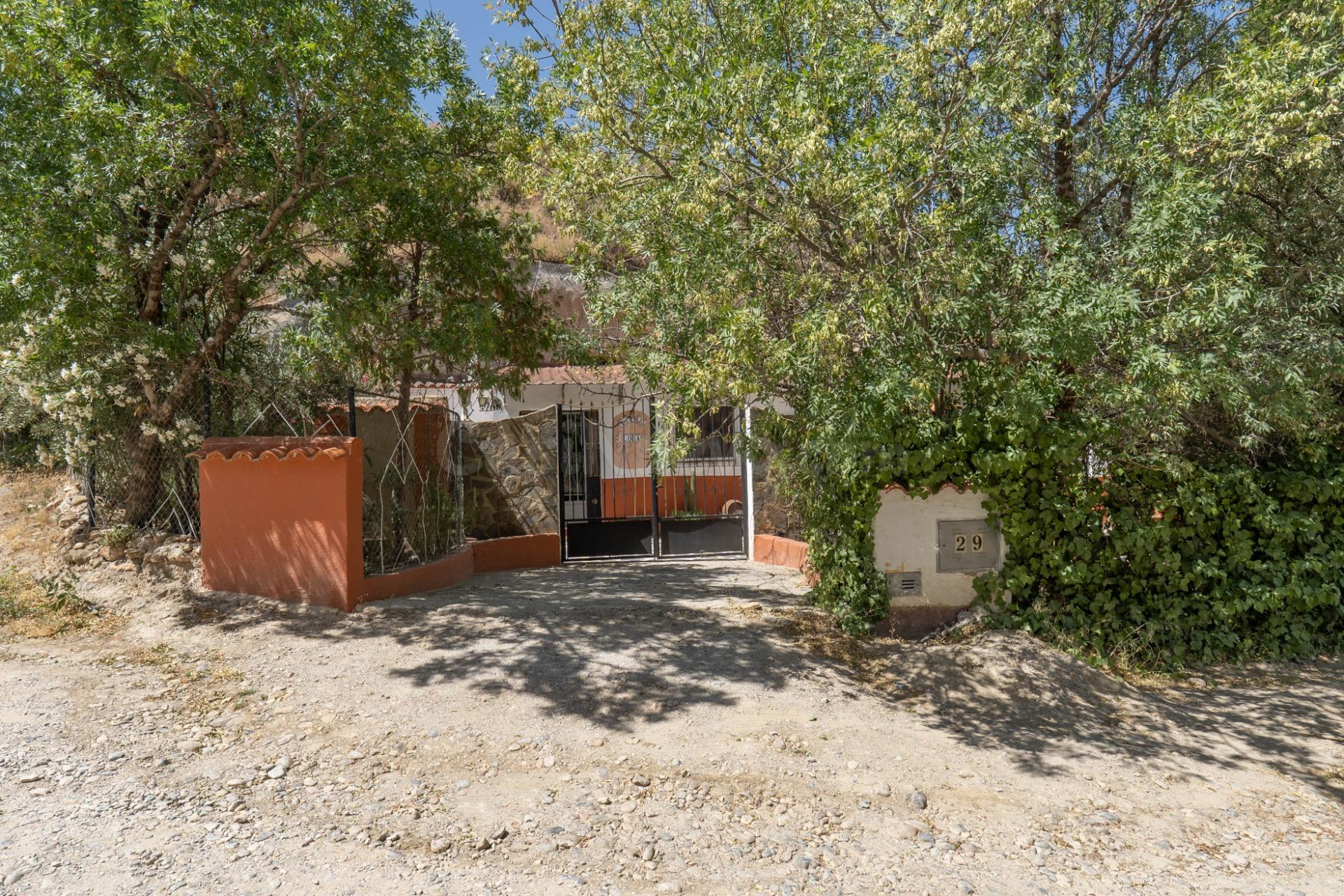 Conjunto de tres casas cueva de 147 m2 en Barrio de San Juan