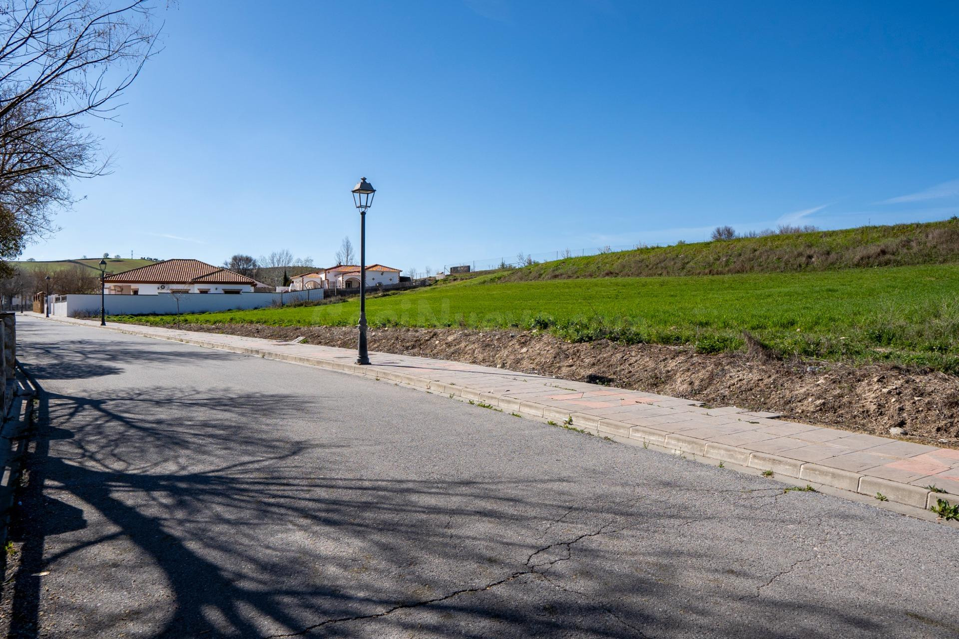 Terreno urbano en venta - Guadahortuna