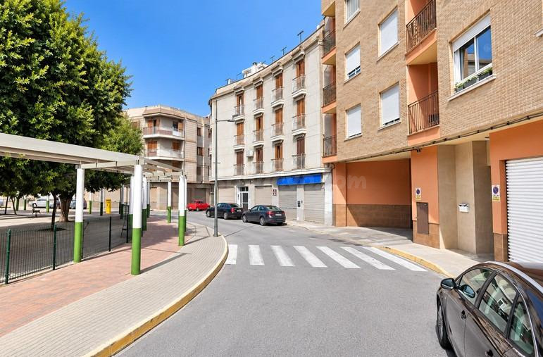 LOCAL EN BENIEL, ESQUINA, 123 M2 PLAZA RODIGUEZ DE LA FUENTE  LOCAL EN LA FAMOSA PLAZA RODRIGUEZ DE