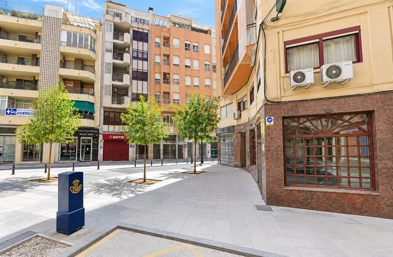 Entresuelo para oficina en pleno centro de Orihuela – 90 m2