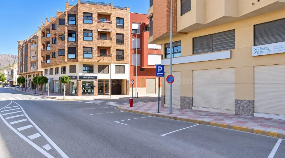 PISAZO DE 4 DORMITORIOS EN ORIHUELA, ZONA OCARASA, FRENTE SUPERDUMBO.