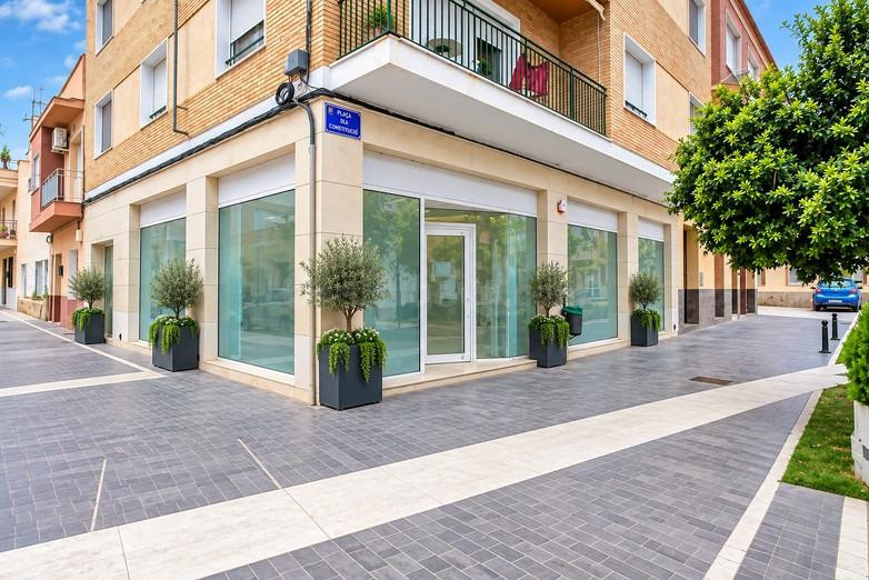 LOCAL COMERCIAL ANTIGUO BANCO EN BENFERRI,JUNTO AYUNTAMIENTO