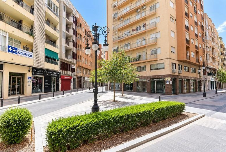 Entresuelo para oficina en pleno centro de Orihuela – 90 m2