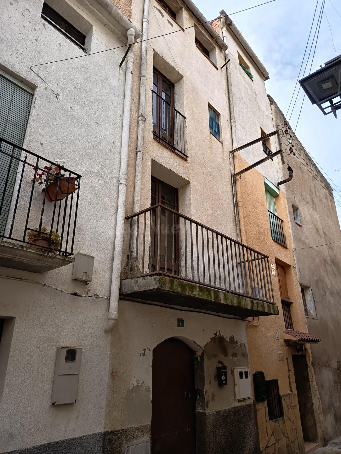 Encantadora Casa Adosada en García, Tarragona - Oportunidad Única