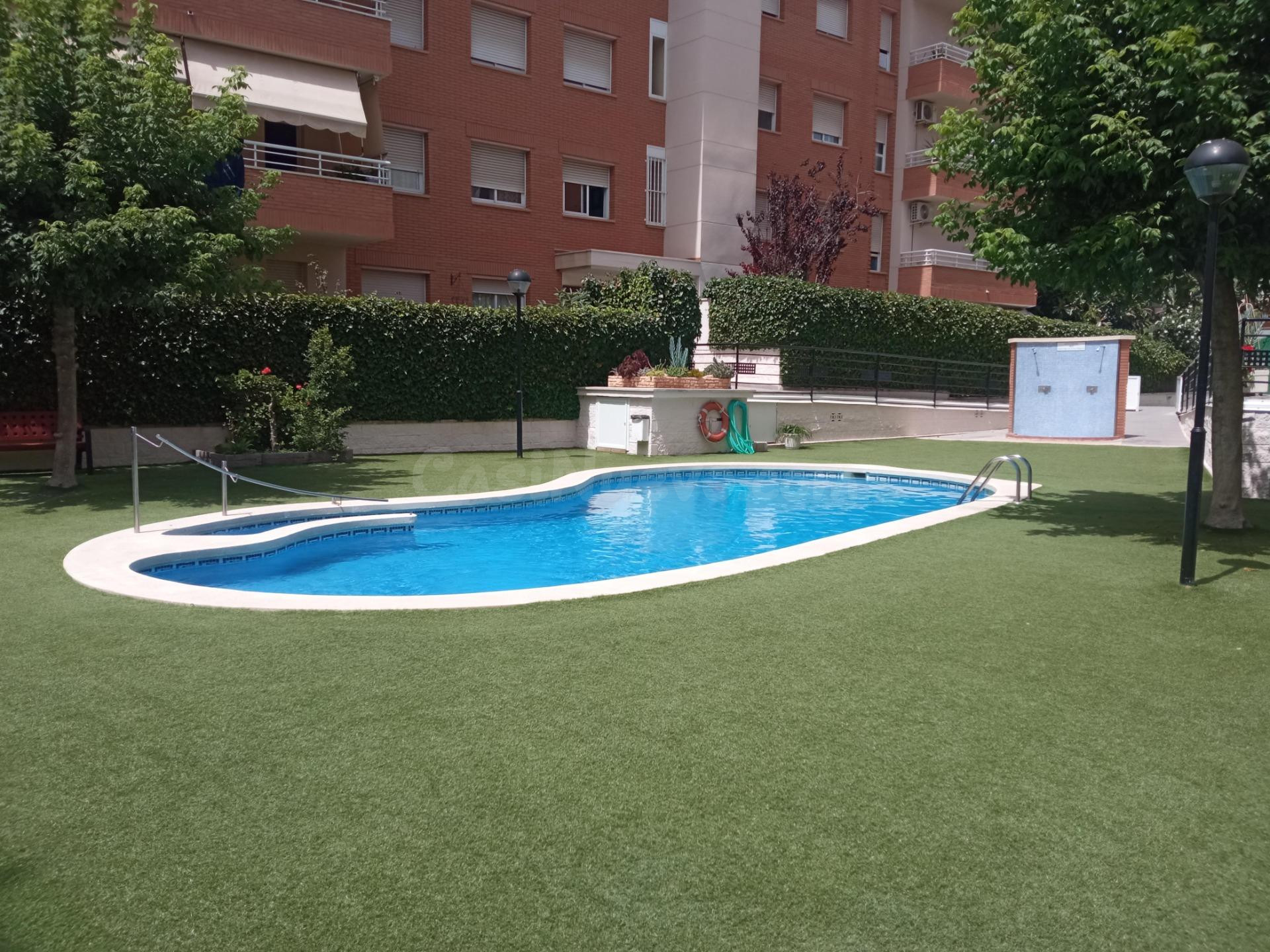 Piso para vivir todo el año!  (Esq c/ Barcelona)