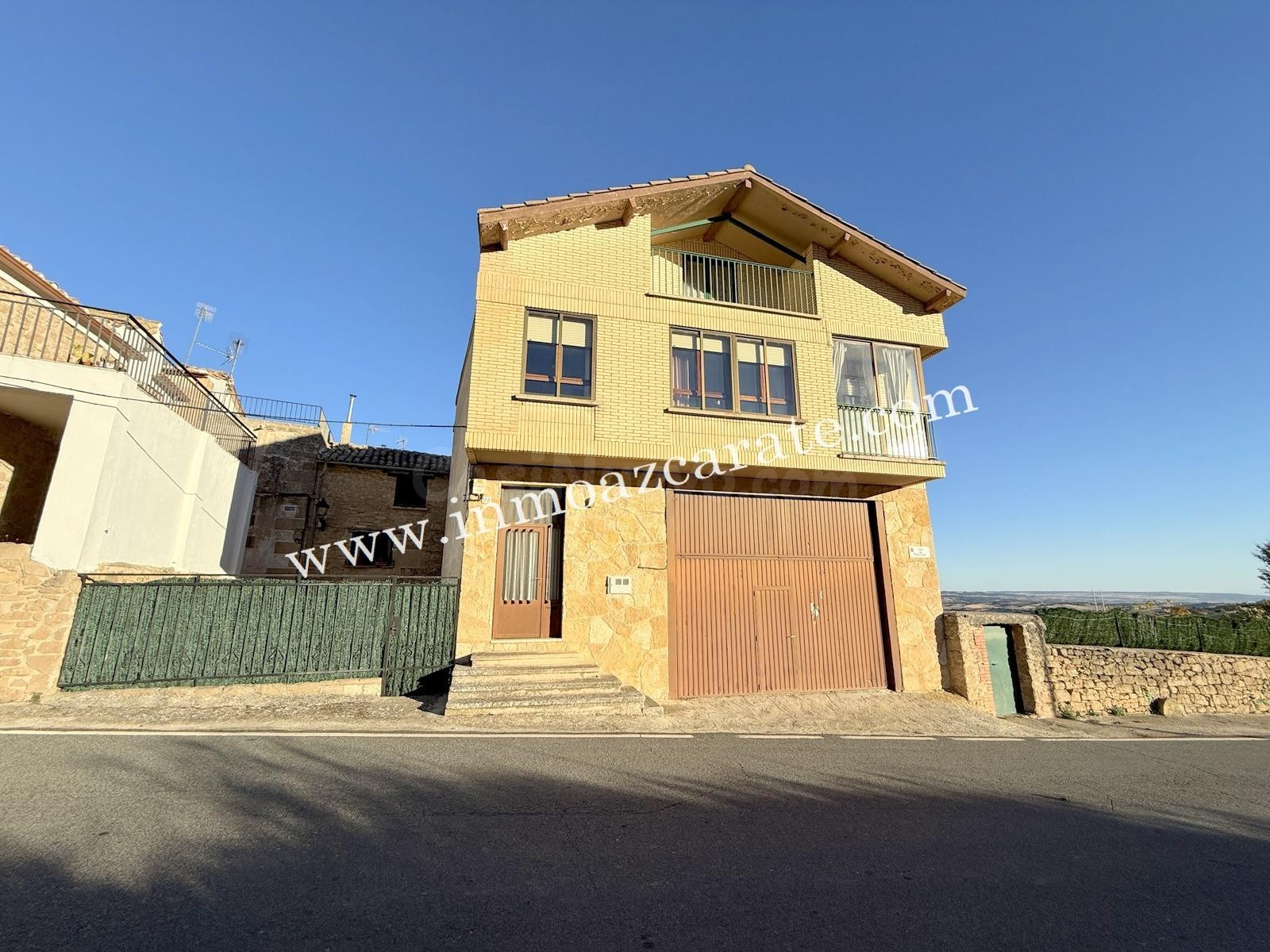 Casa con bajera en Morentin