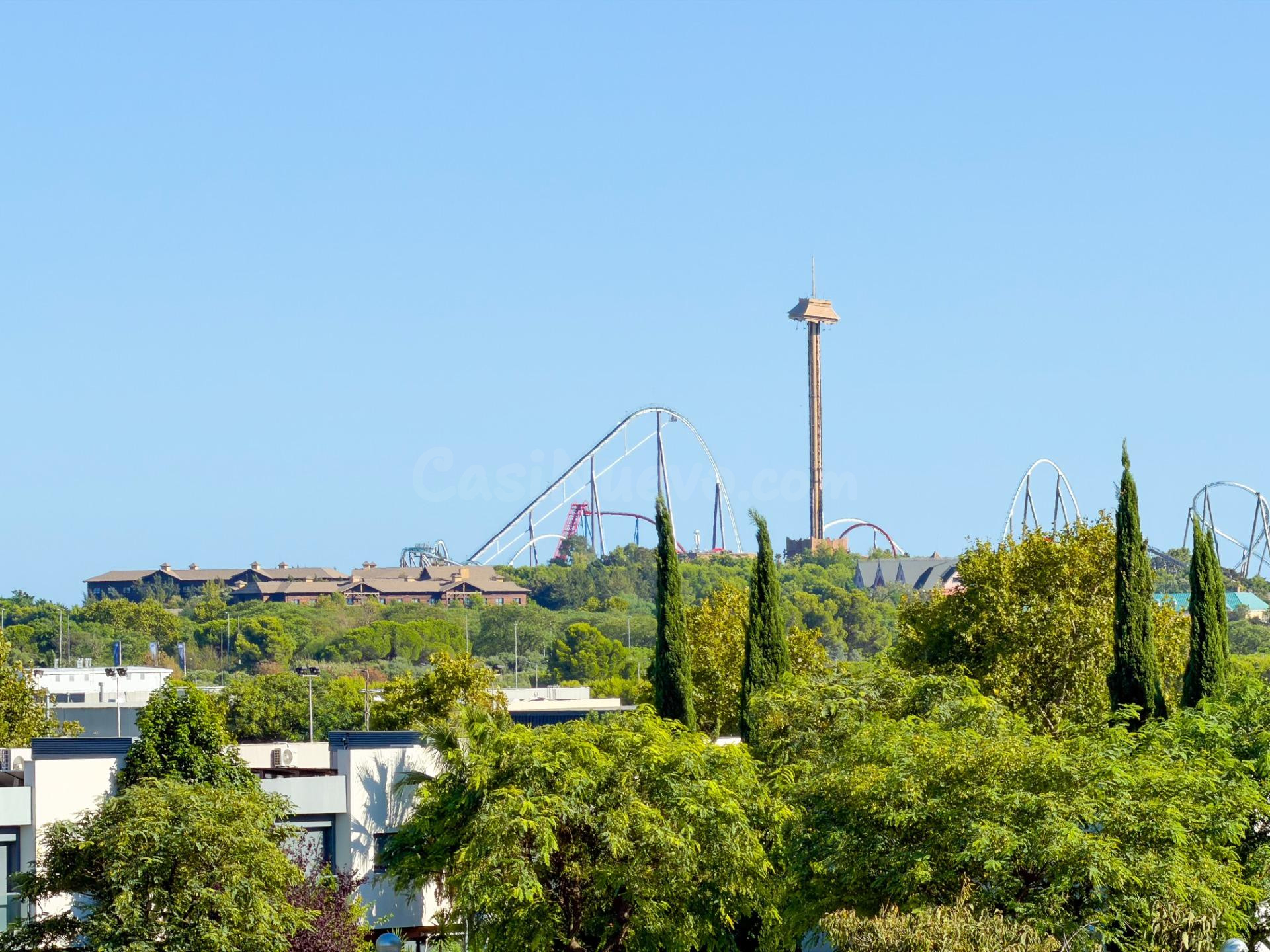 ¡Despertar con vistas a PortAventura es posible! Tu oasis de luz en Vila-seca ✨