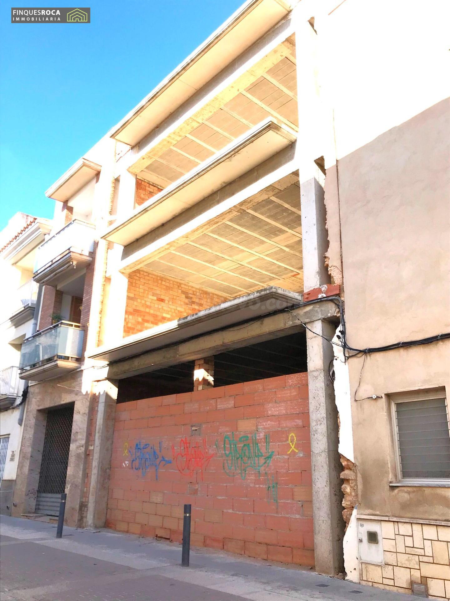 Casa a reformar en el centro de Santa Bàrbara con 424m2