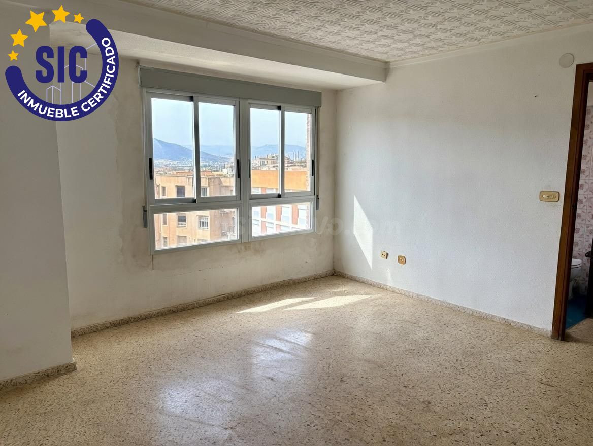 PISO  LUMINOSO,  IDEAL PARA  VIVIR O INVERTIR EN NULES
