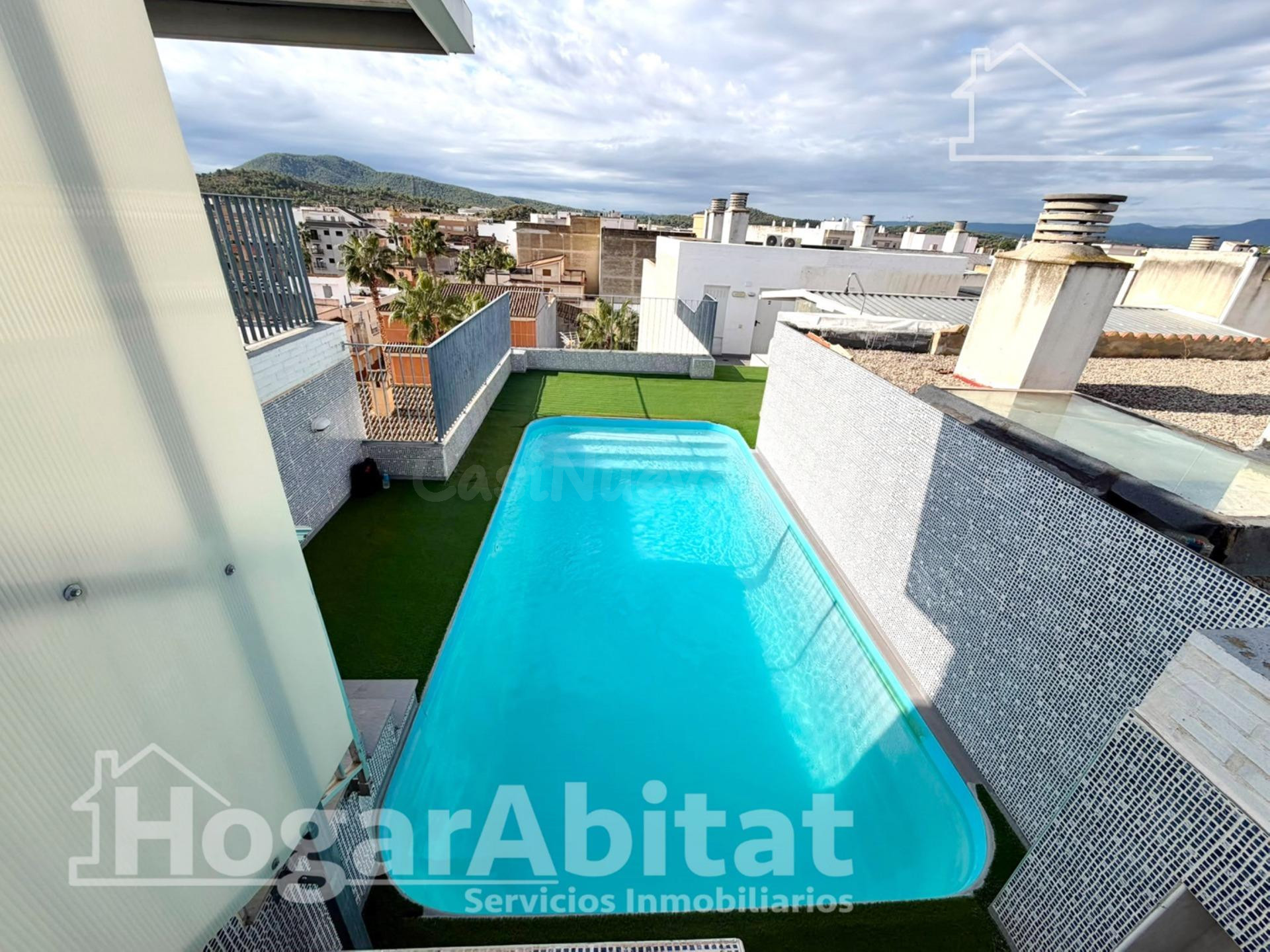 ¡SEMINUEVO CON PISCINA EN LA AZOTEA, VISTAS DESPEJADAS, TERRAZA, GARAJE Y TRASTERO!
