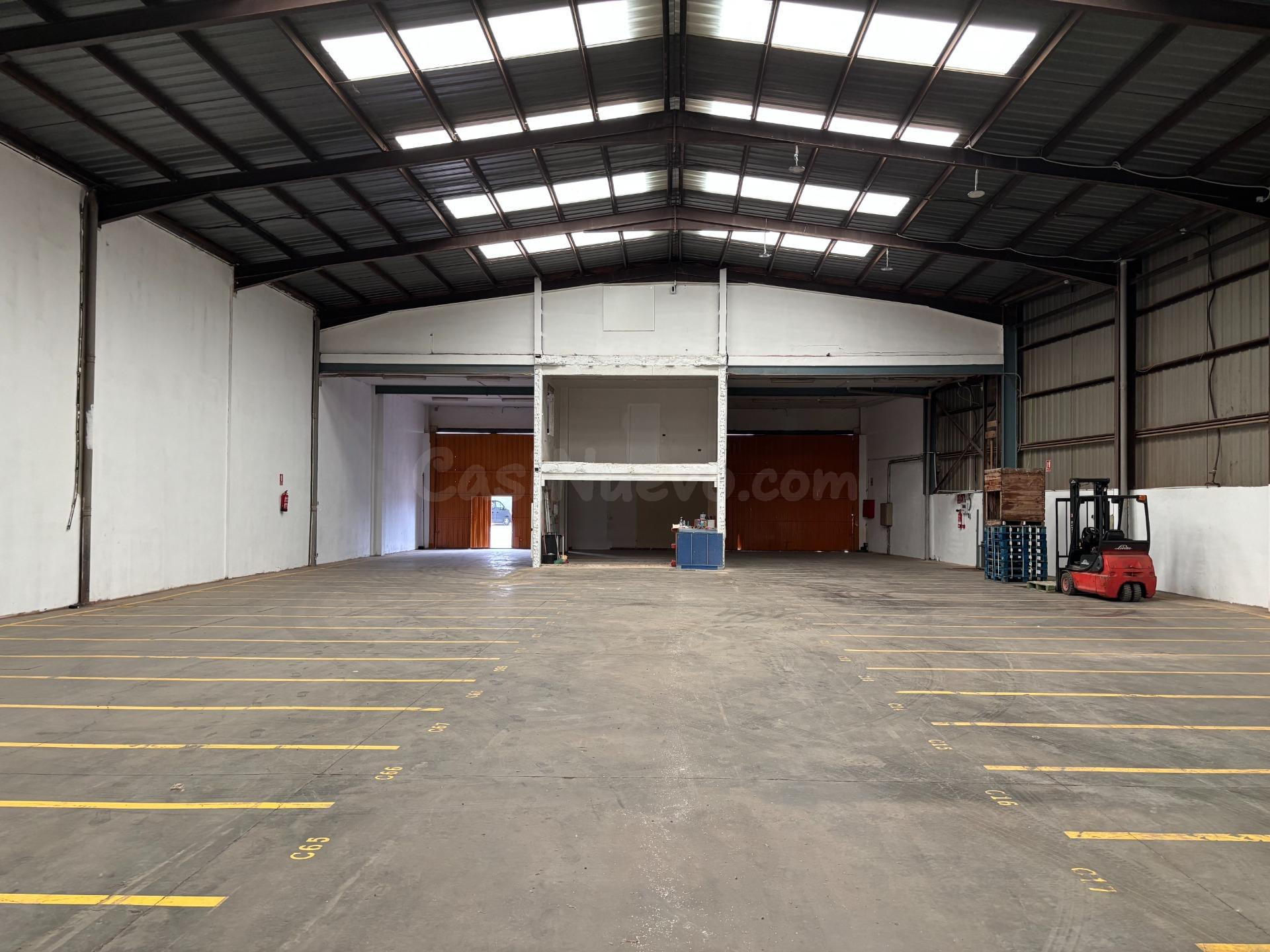 CONJUNTO DE NAVE + OFICINAS EN ALQUILER EN NULES