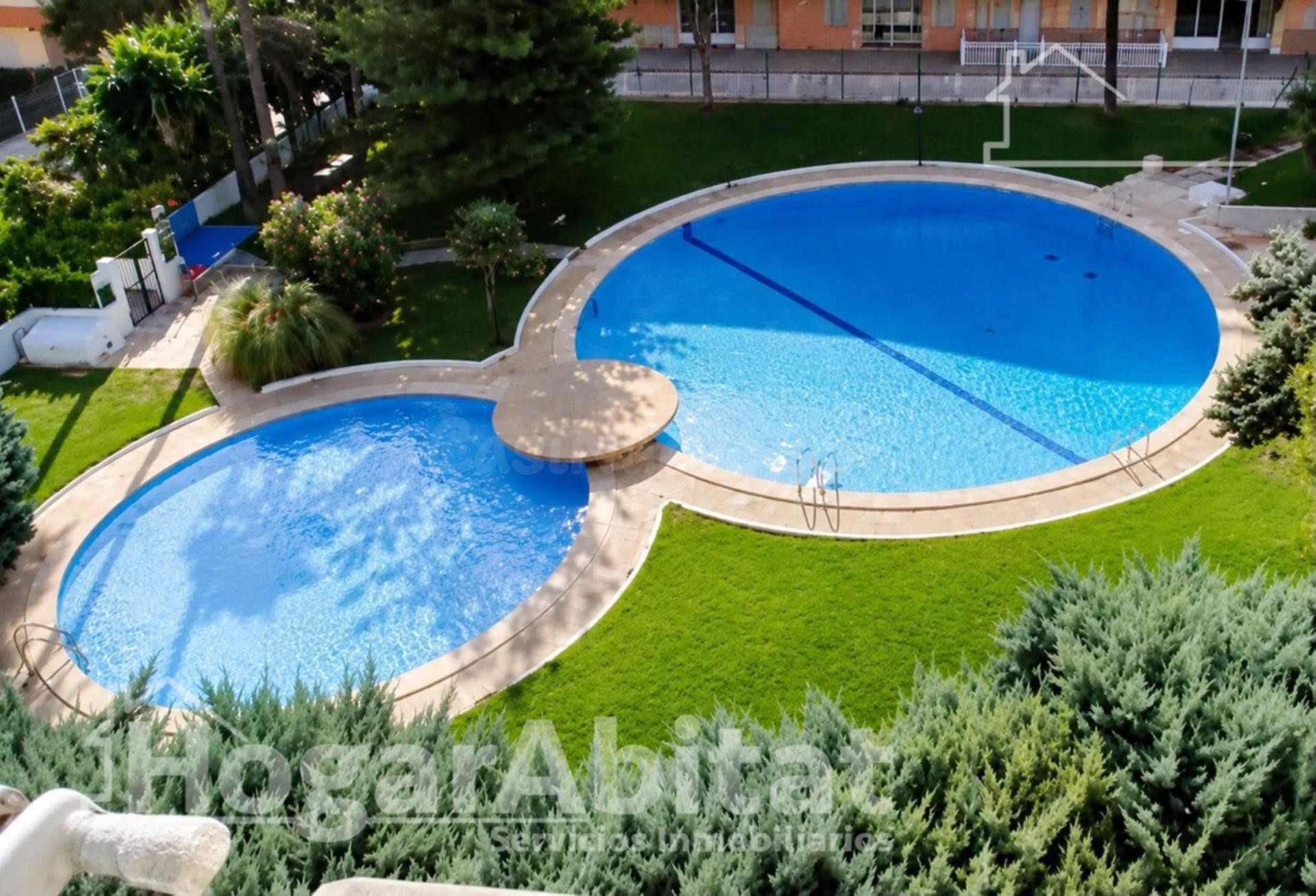 PLANTA BAJA REFORMADA CON PISCINA Y TERRAZA CERCA DE LA PLAYA EN DAIMÚS