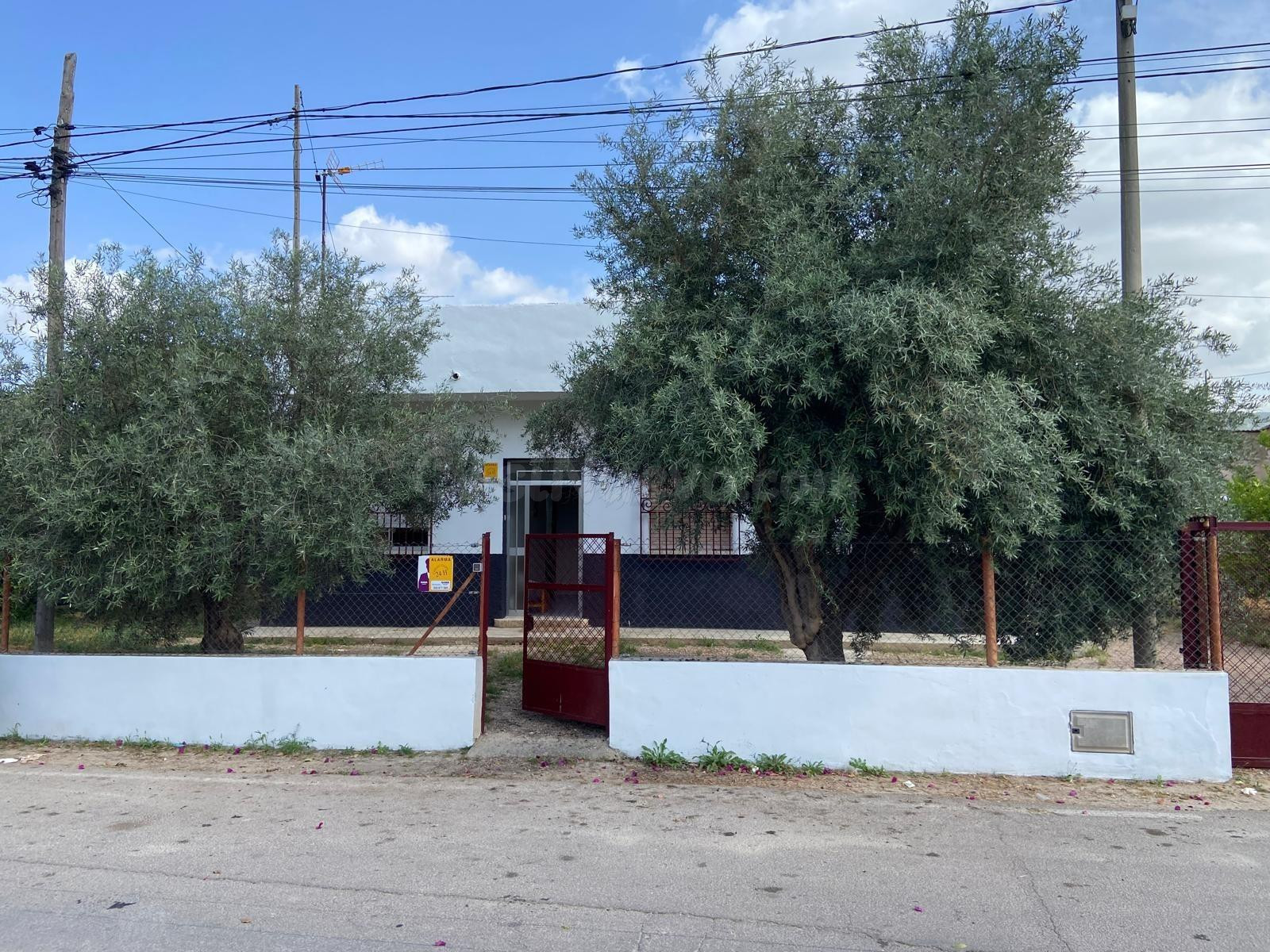 Parcela con Vivienda Independiente en Los Dolores¡¡¡