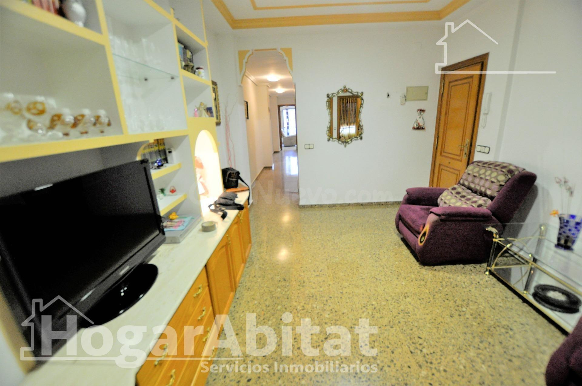 CASA AMPLIA Y LUMINOSA CON TRES TERRAZAS Y GRAN GARAJE, EN EL CENTRO