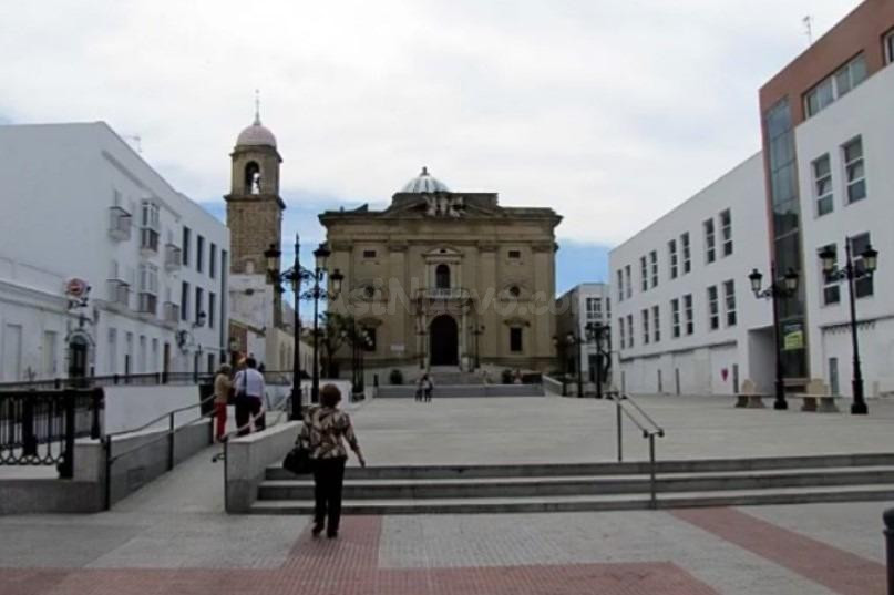 PLAZA DE GARAJE EN VENTA, JUNTO PLAZA MAYOR EN EL CENTRO DE CHICLANA