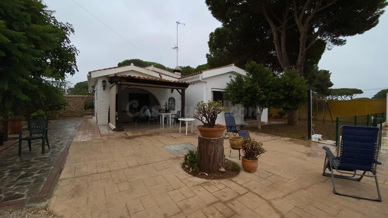 CHALET MUY BONITO EN CAMINO DEL MOLINO VIEJO EN LA BARROSA