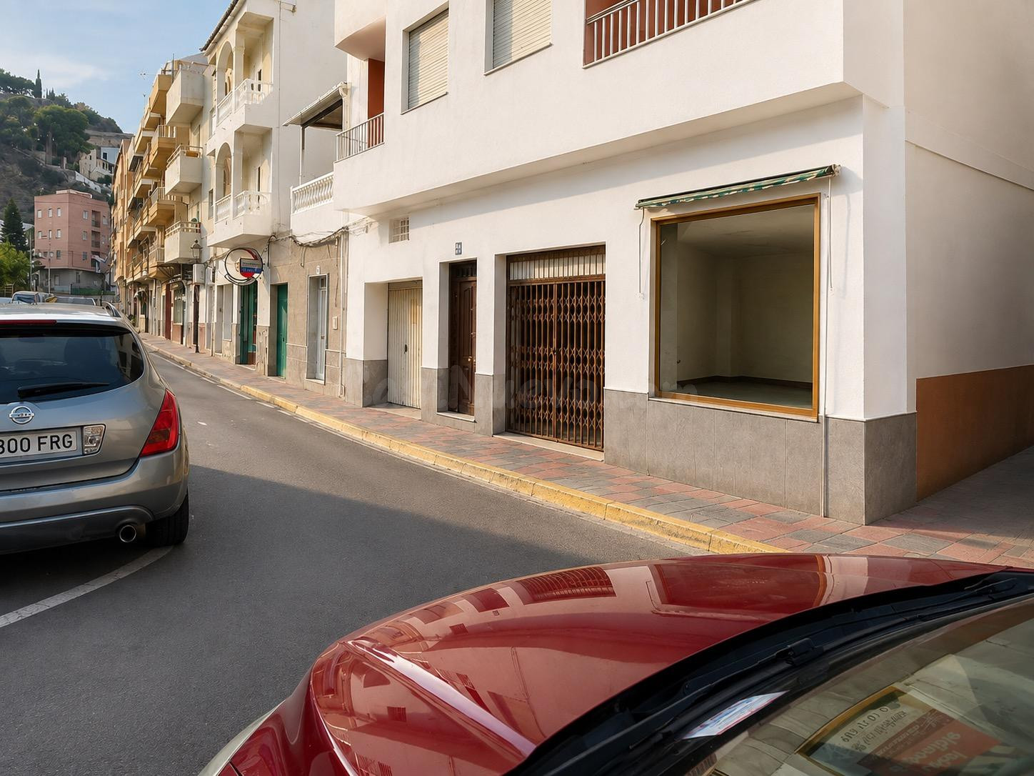 AMPLIO LOCAL COMERCIAL DE 220 m2 EN ESQUINA, A SOLO 50 METROS DEL MAR EN LA RÁBITA