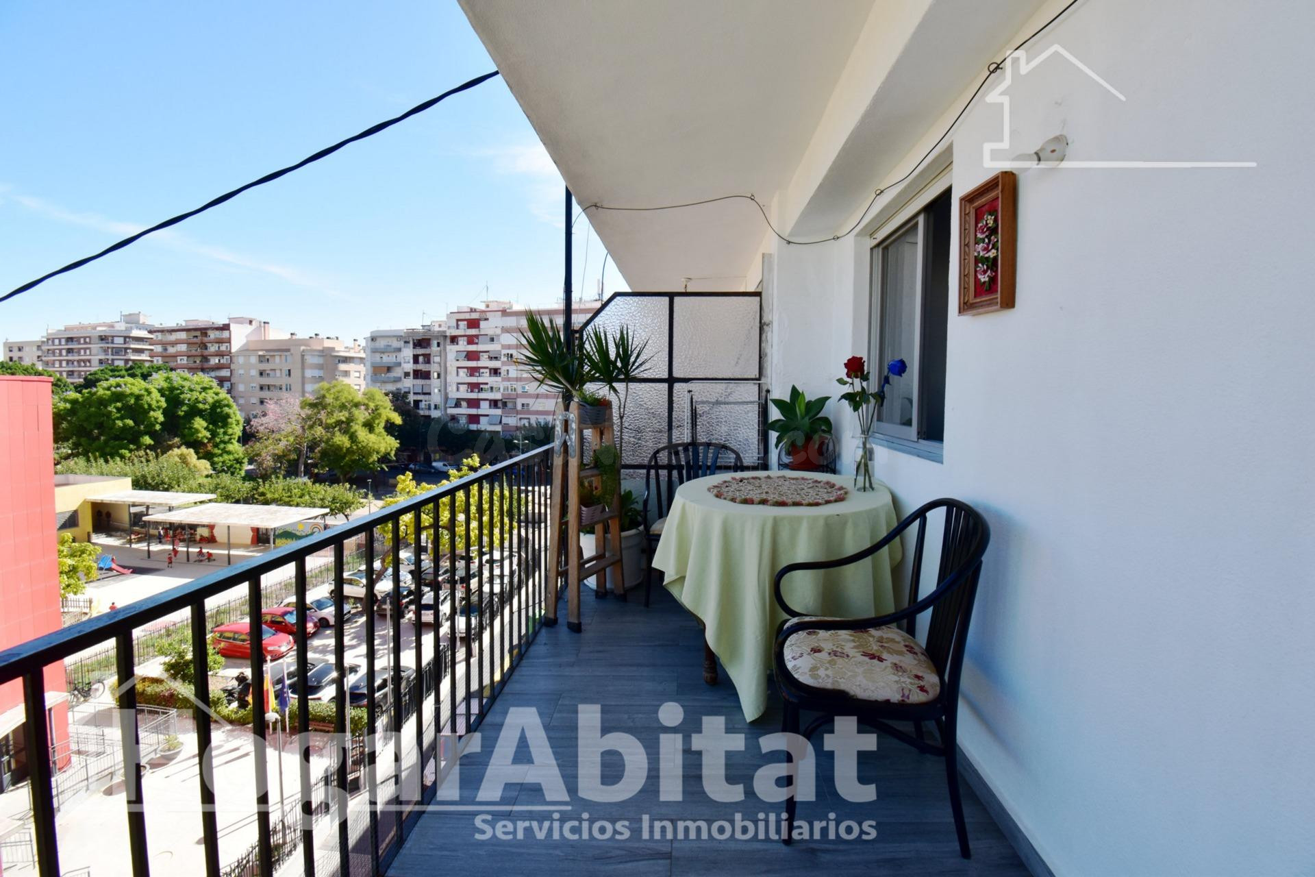 SEMIREFORMADO CON TERRAZA EN COREA DE GANDIA