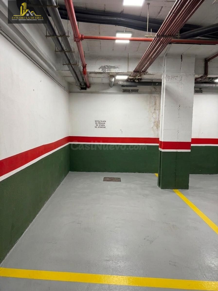 PLAZA DE GARAJE EN ZONA MADRE DE DIOS 17m2
