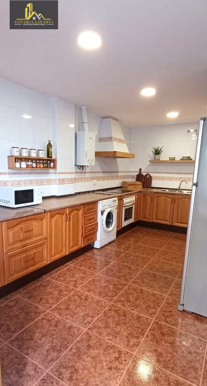 CASA PAREADA EN ZONA CARTUJA CON GRAN PATIO - foto 5
