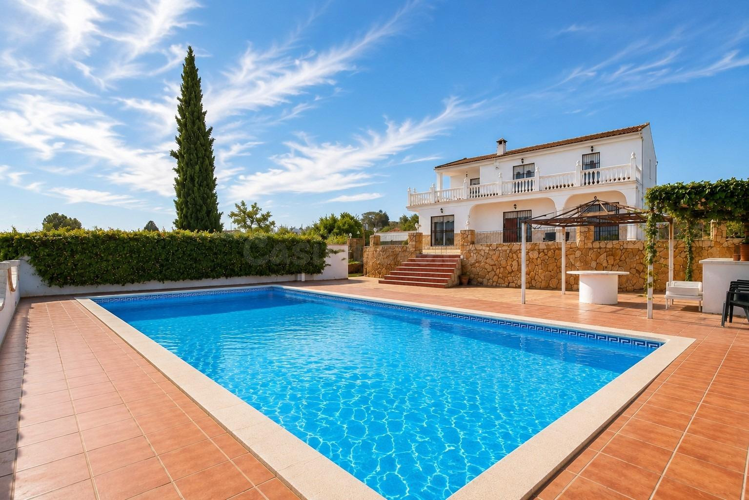 GRAN CHALET EN MORALEDA DE ZAFAYONA, GRANADA