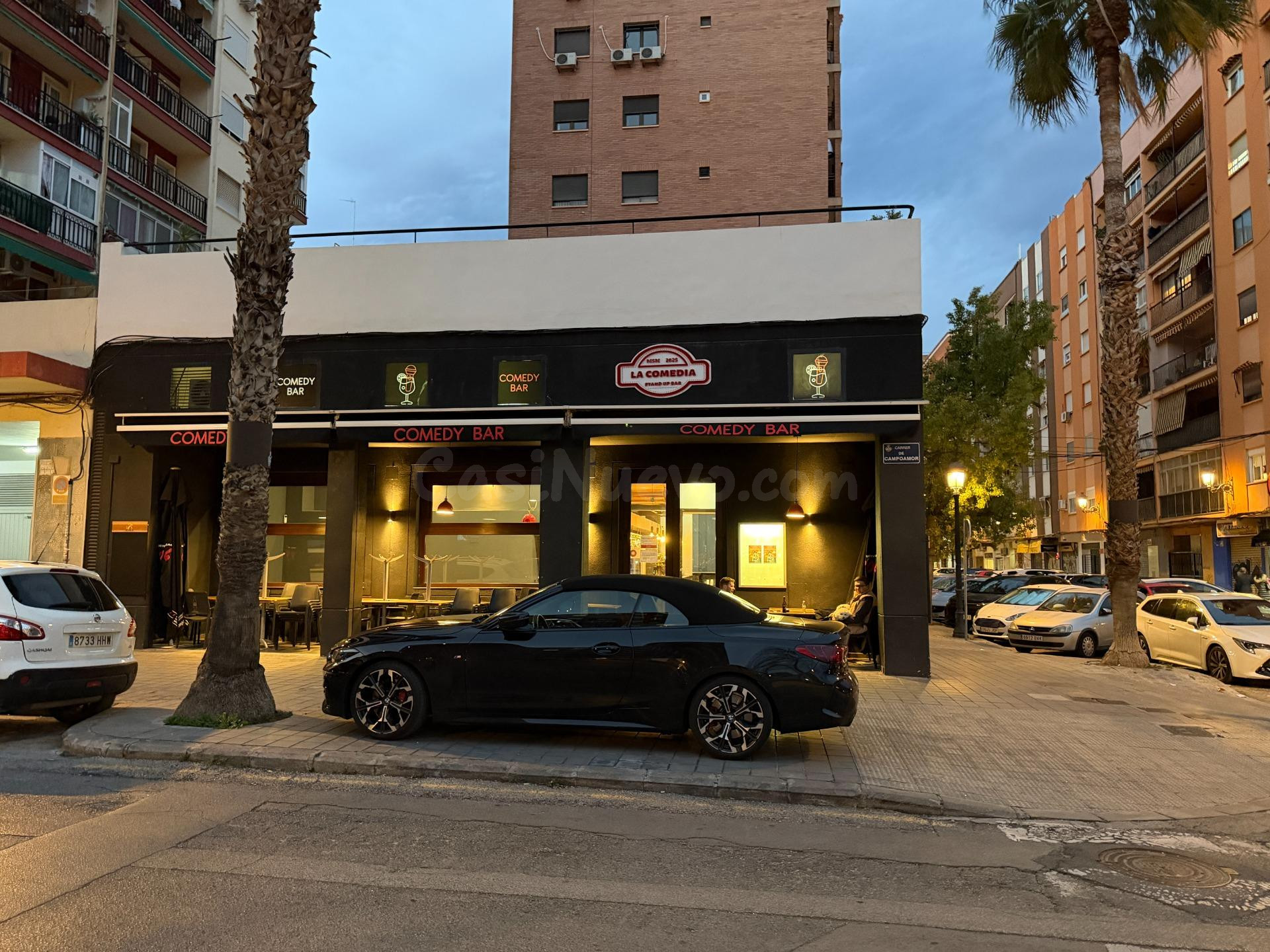 Venta de local-restaurante con licencia – espacio para ocio eventos y bar o pub en Valencia