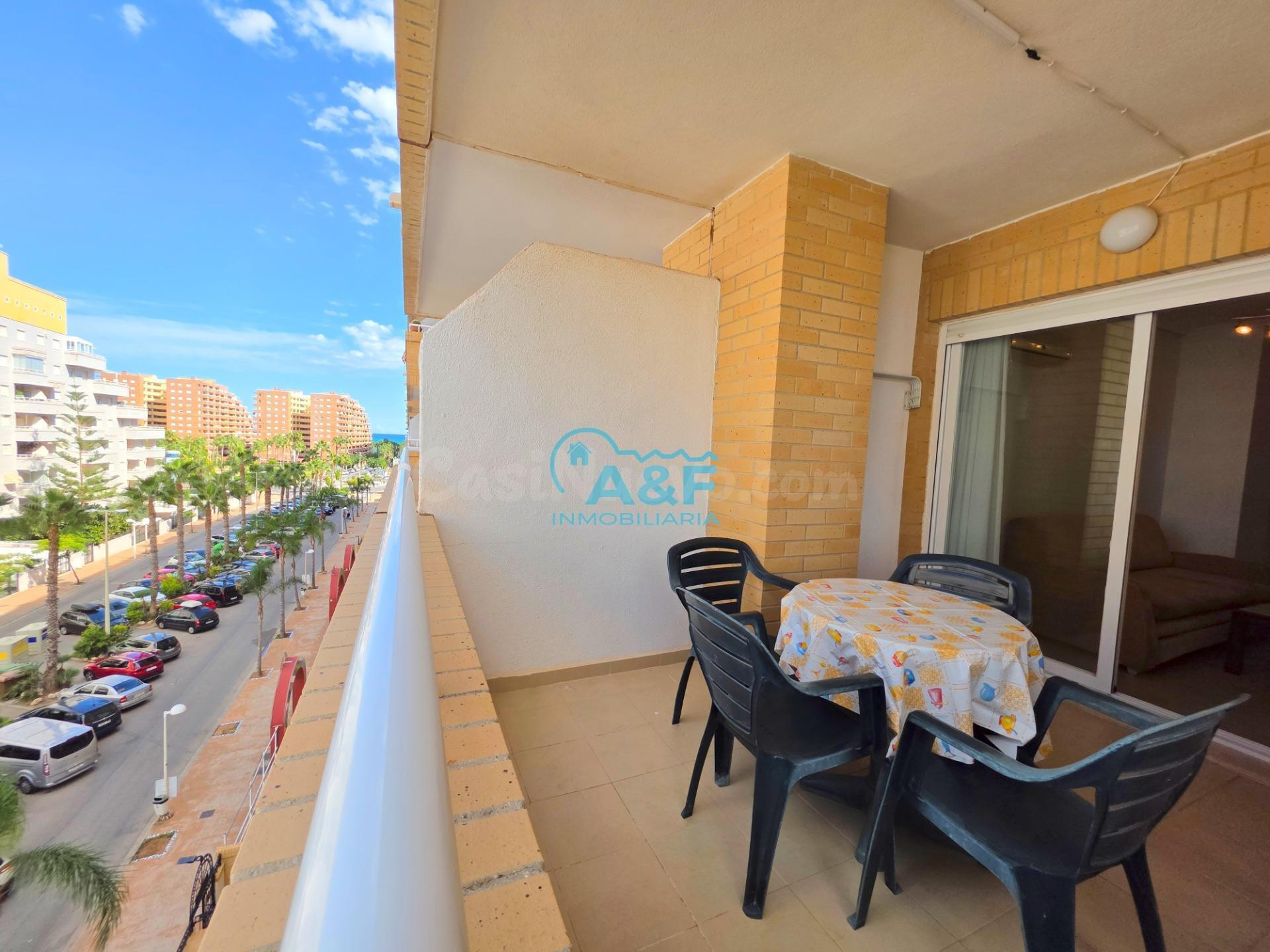 SE VENDE HERMOSO APARTAMENTO ZONA MAGIC WORLD