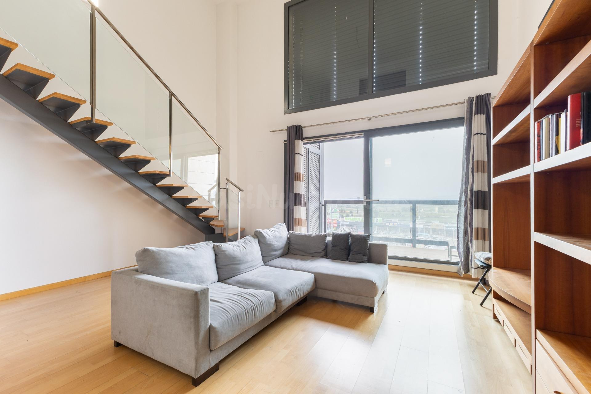 Loft dúplex con terraza en Crealoft con piscina y gimnasio