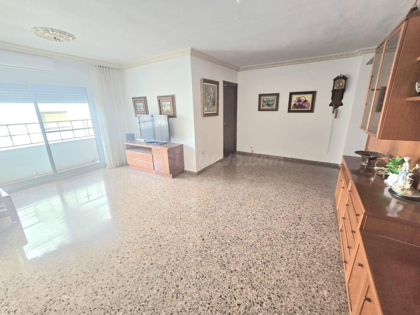 Gran piso con garaje incluido en Burjassot – 4 habitaciones y 118 m2