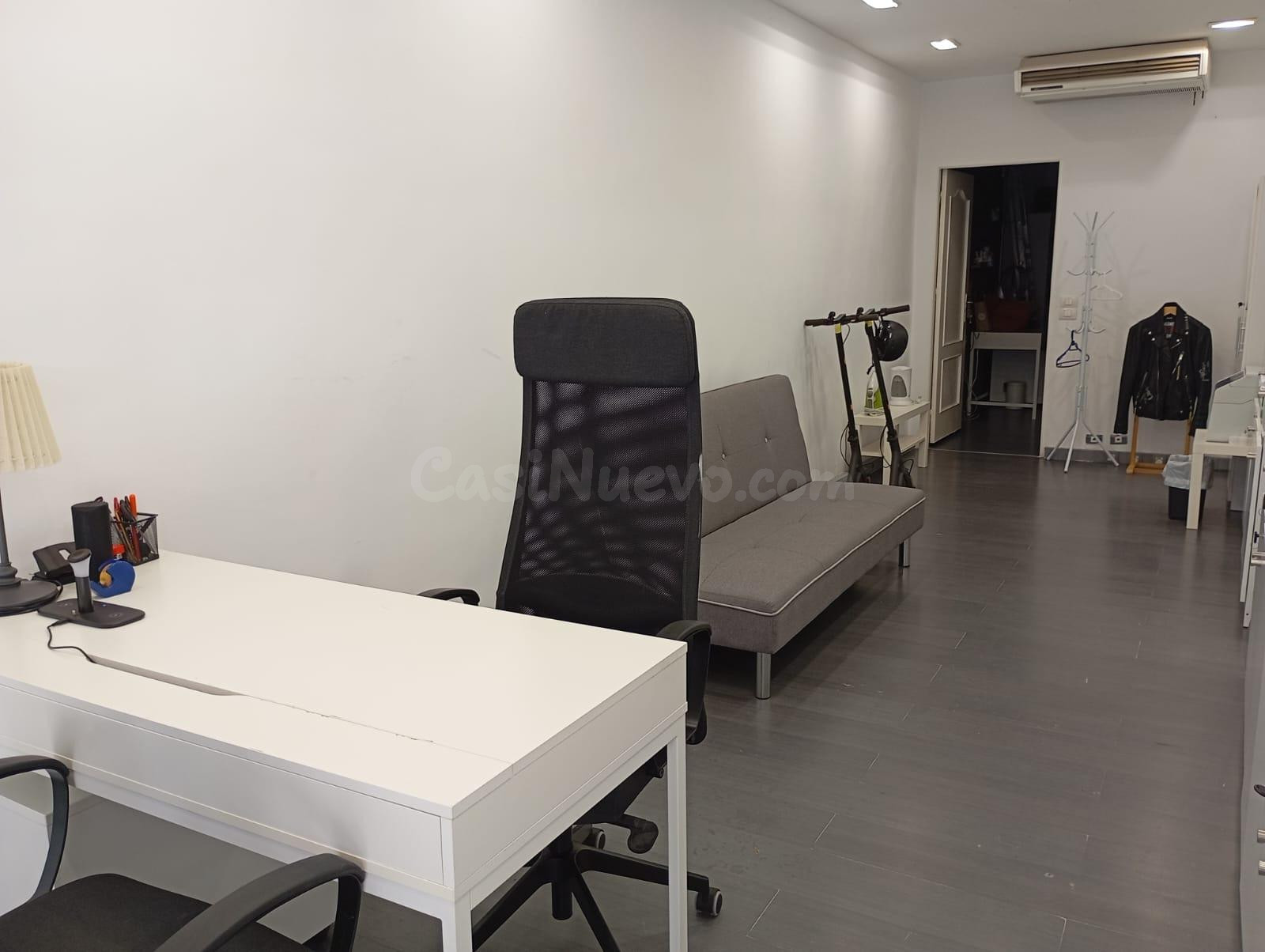 Se vende local comercial cerca de la playa Los Cristianos