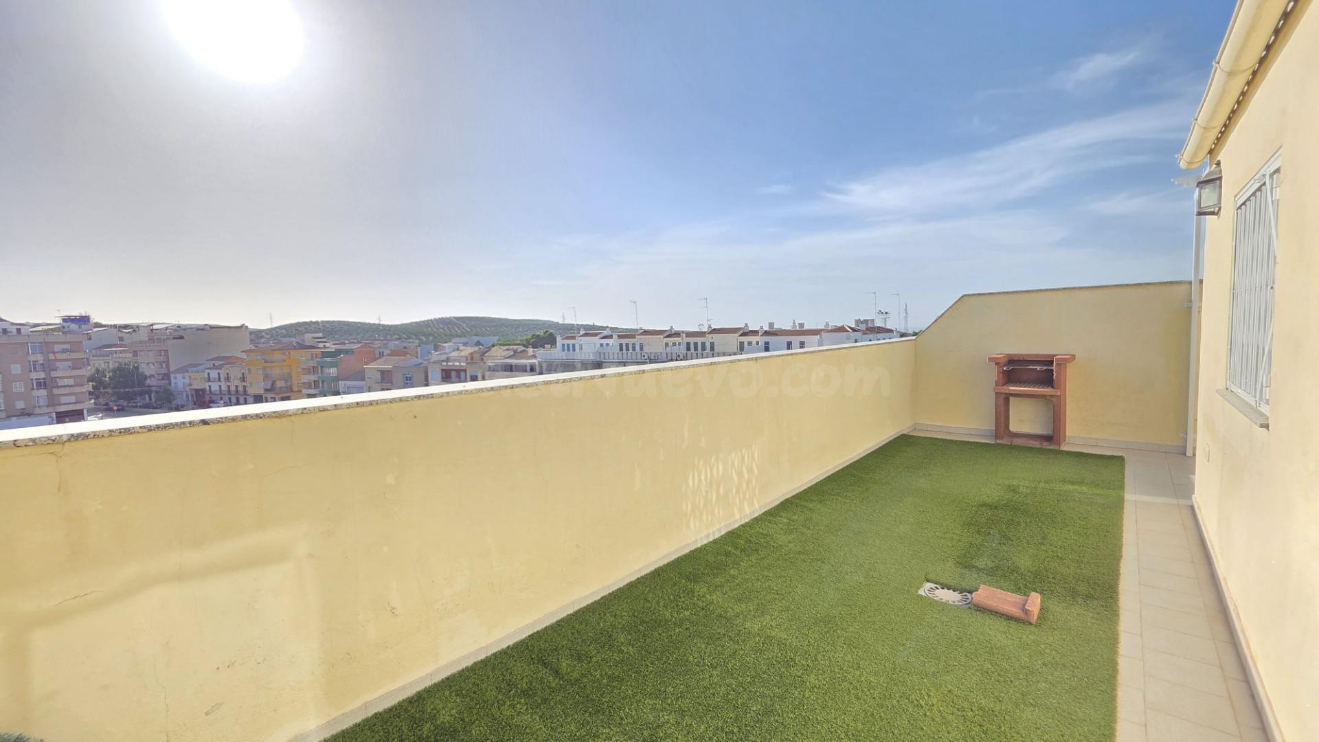 ¡ÁTICO CON IMPRESIONANTE TERRAZA, PLAZA DE GARAJE Y TRASTERO EN TORREDELCAMPO!