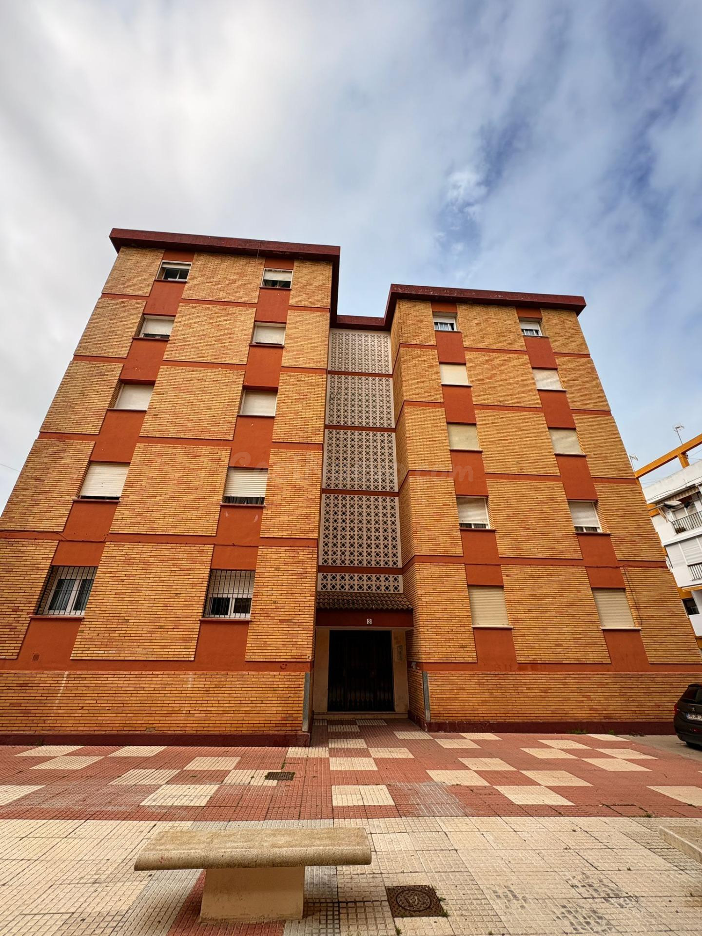 PISO DE 3 habitaciones, CÉNTRICO CON ASCENSOR