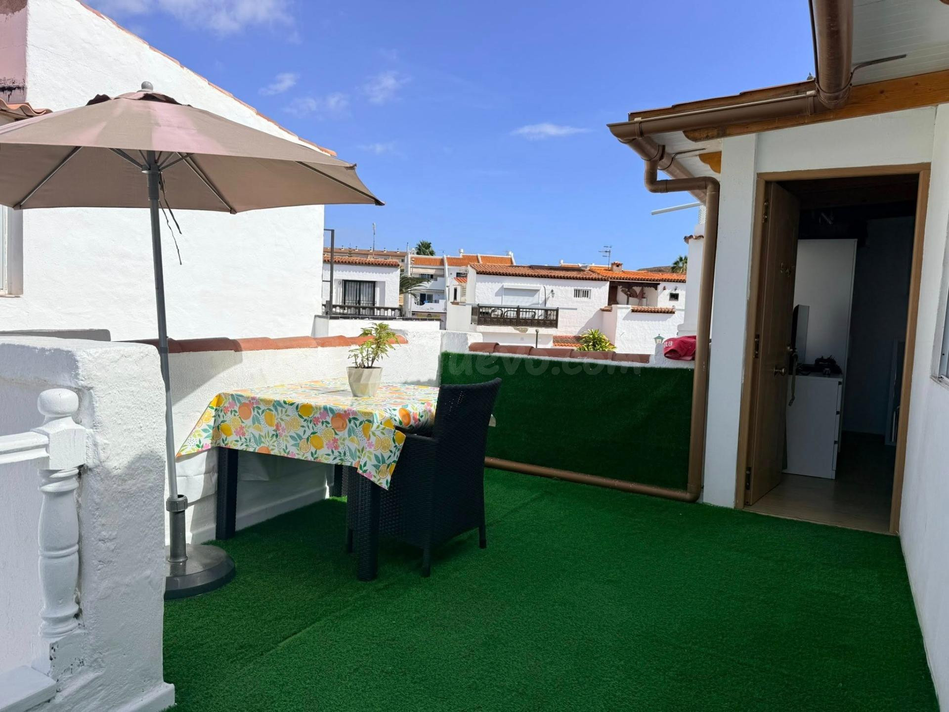 Se venden 1 apartamento y 1 estudio en Costa del silencio