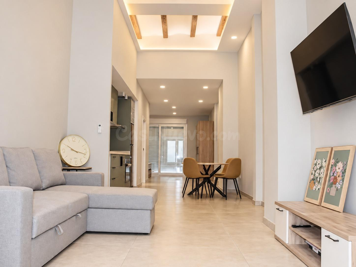 Exclusiva planta baja reformada con patio privado en Ruzafa