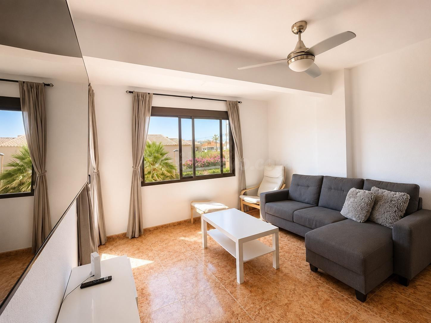 PISO DISPONIBLE FRENTE AL MAR EN EL PERELLONET