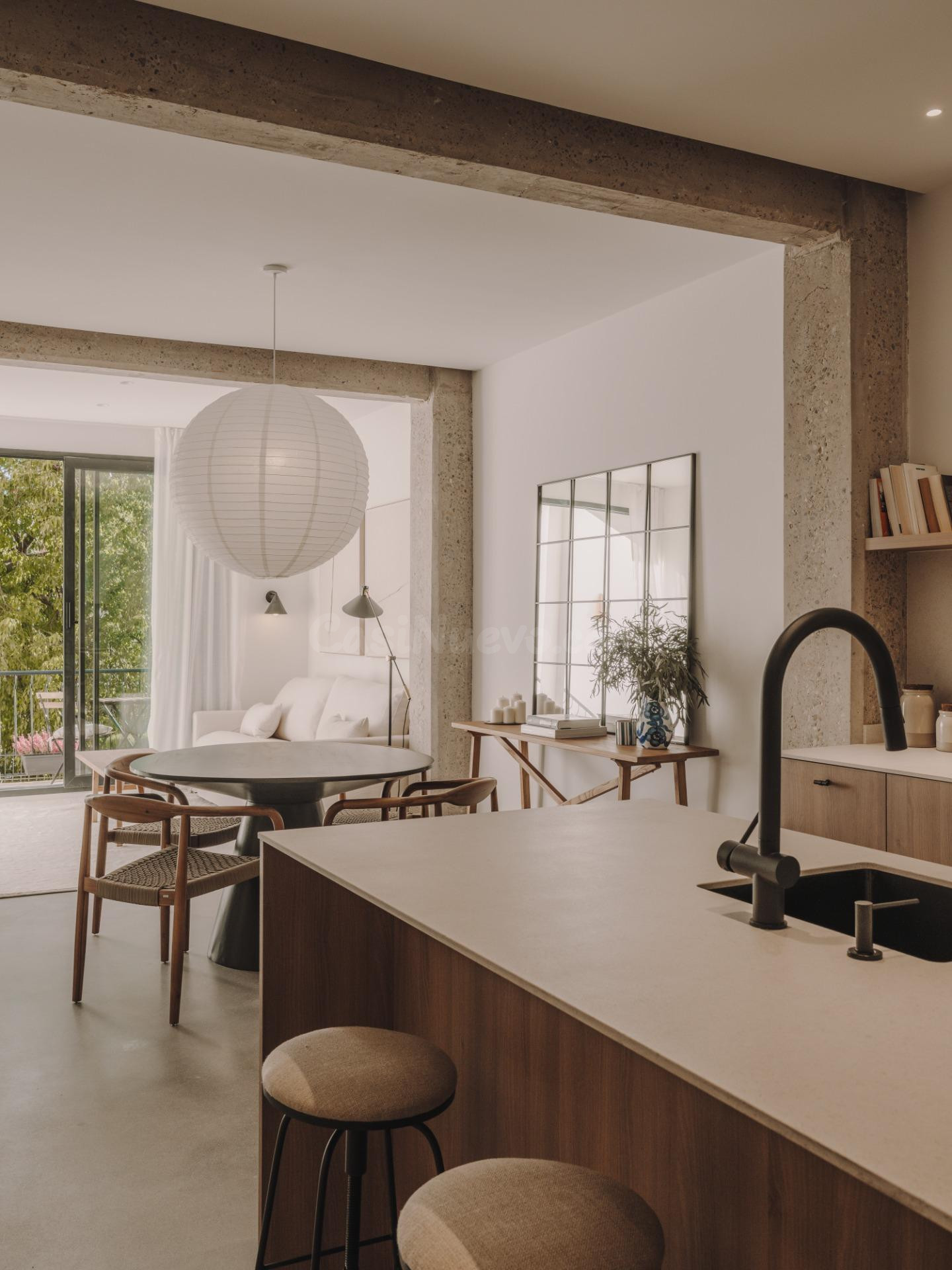 Piso luminoso con 3 habitaciones y 2 baños en Monteolivete