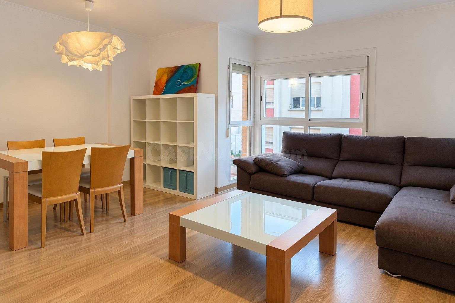 AMPLIO PISO DE 3 habitaciones JUNTO A estación DE TREN SOROLLA!