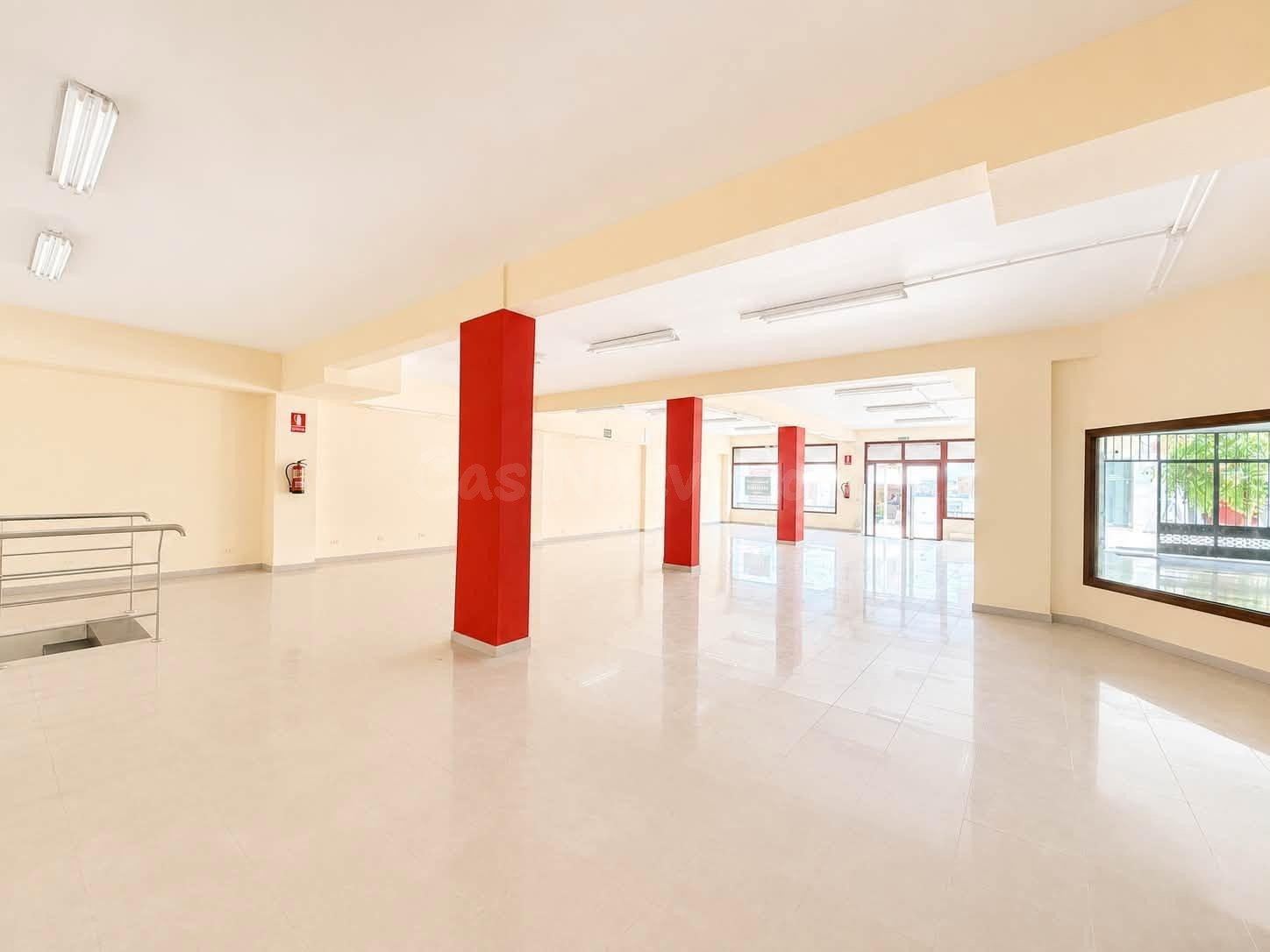 Amplio local comercial en alquiler en pleno corazón de Puerto de la Cruz.