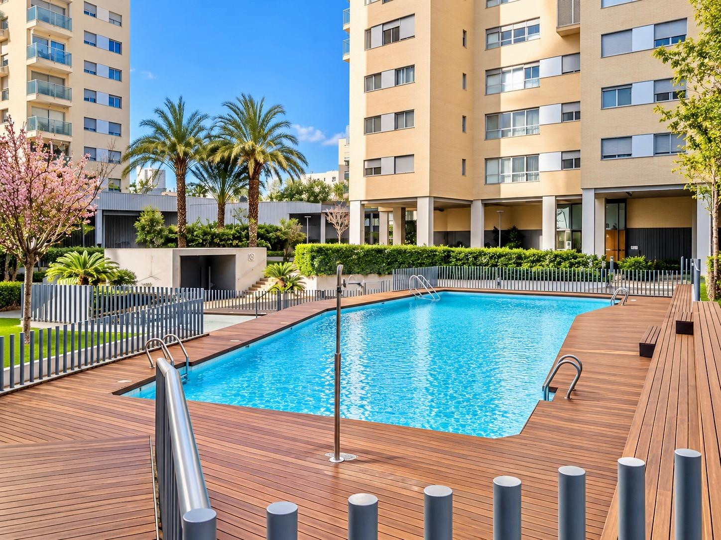 Piso en venta en Avenida Maestro Rodrigo, Valencia, con terraza, garaje y piscina