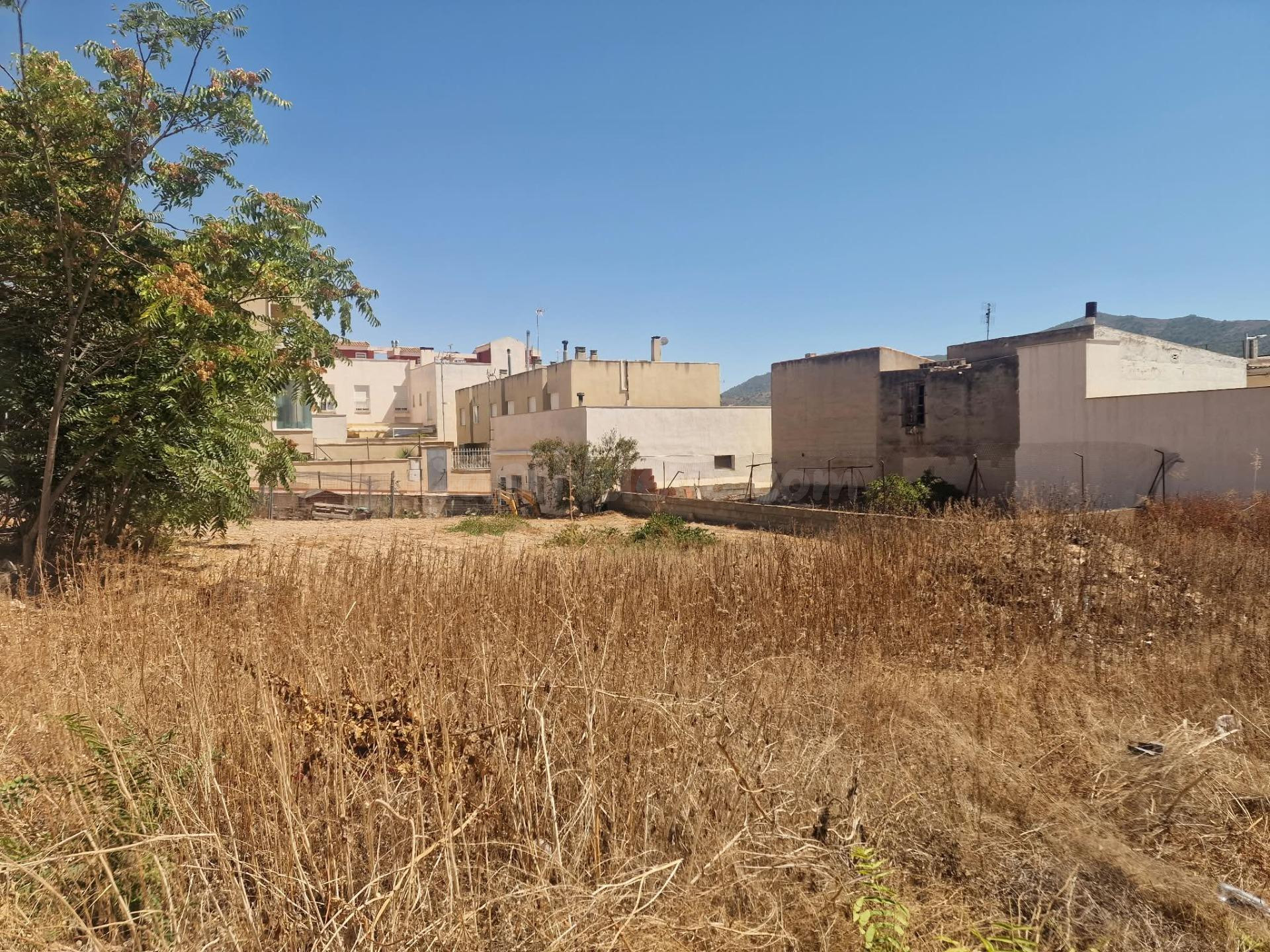 SOLAR URBANO EN HONDON DE LOS FRAILES
