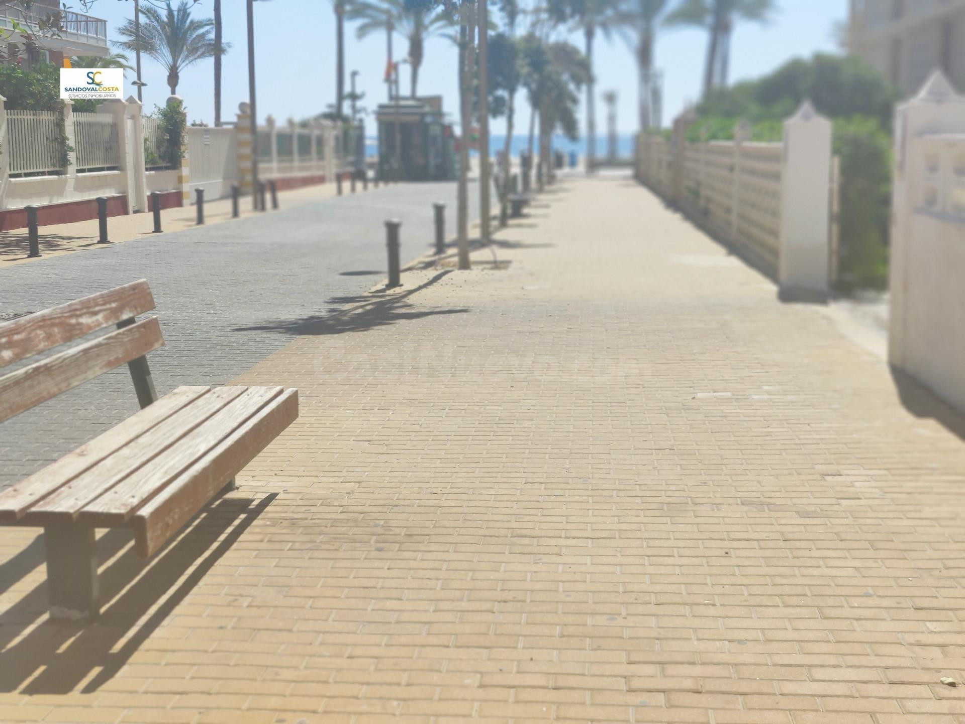 PISO EN VENTA EN SEGUNDA LINEA EN PLAYA DE SAN JUAN